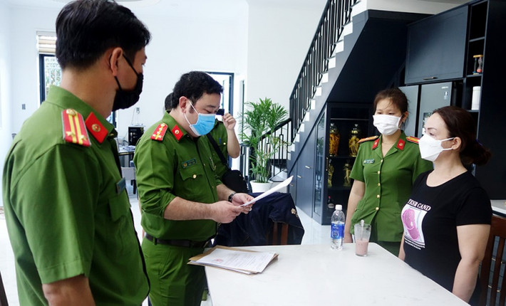 Chiều 31/8/2021, Cơ quan Cảnh sát điều tra Công an tỉnh An Giang đã ra quyết định khởi tố 17 bị can về tội “Đánh bạc”. Cơ quan CSĐT Công an tỉnh An Giang cho biết đã xác định số tiền thắng thua giữa các đối tượng trong đường dây cờ bạc này lên trên 2.000 tỷ đồng. Cuối năm 2021, Cơ quan CSĐT Công an tỉnh An Giang đã ra quyết định khởi tố 60 đối tượng về hành vi đánh bạc, bắt tạm giam 14 đối tượng và cấm đi khỏi nơi cư trú 46 đối tượng.