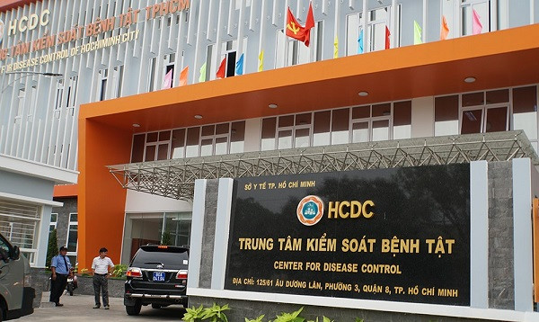 TP HCM: Ngày 5/1/2022, UBND TP HCM giao Thanh tra thành phố thành lập đoàn thanh tra, kiểm tra liên ngành để thanh tra, kiểm tra đột xuất việc mua bán, sản xuất, kinh doanh, nhập khẩu, sử dụng kit xét nghiệm nhanh và xét nghiệm RT-PCR xác định COVID-19 trên địa bàn. Trước đó, Chính phủ cũng đã giao Thanh tra Chính phủ tiến hành thanh tra việc mua sắm trang thiết bị y tế, sinh phẩm, kit test phục vụ phòng, chống dịch COVID-19 của địa phương này.