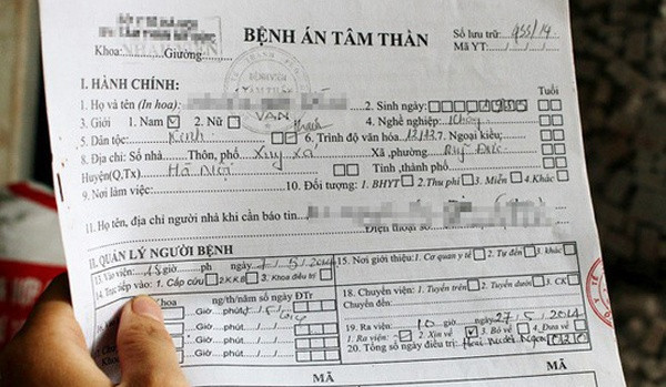 Đang thụ án tù chung thân bỗng dưng có bệnh án tâm thần: Bộ Công an khởi tố bổ sung vụ án hình sự và đang tiến hành điều tra hành vi "Làm giả giấy tờ tài liệu của cơ quan tổ chức", liên quan đến bị án Phạm Văn Kiên (SN 1981, trú tại xã Xuân Giao, huyện Bảo Thắng, tỉnh Lào Cai); hiện bị án Kiên đang chấp hành án phạt tù chung thân từ ngày cuối tháng 2/2012 về tội "Vận chuyển trái phép chất ma túy" tại Trại giam Thanh Lâm, tỉnh Thanh Hóa. Ban đầu Kiên xuất trình hồ sơ bệnh án tâm thần nhưng sau khi điều tra, công an xác định biên bản giám định pháp y tâm thần và kết luận giám định pháp y tâm thần của Kiên được làm giả.