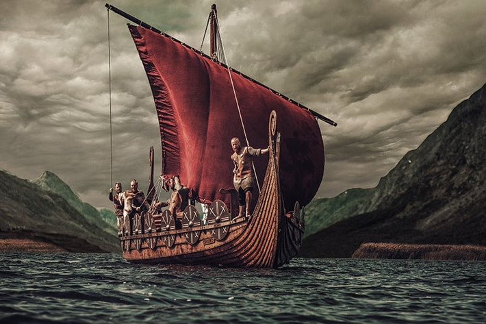 Điều này khiến các cư dân địa phương buộc phải nhượng đất cho người Viking. Tuy nhiên, hiện các chuyên gai chưa rõ những đồng tiền xu này có thể bị chôn giấu do các cuộc tấn công, đột kích của người Viking hay không. Nhiều hiện vật khác được tìm thấy ở ngôi làng bao gồm tàn tích của đồ ăn, nồi nấu ăn và cối xay dùng để xay ngũ cốc.