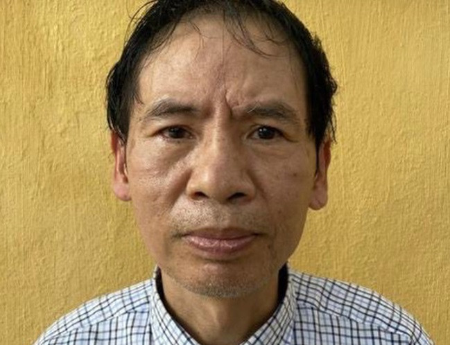 Nguyên Giám đốc Công ty Cổ phần ASA Nguyễn Văn Nam: Đầu năm 2022, Cơ quan cảnh sát điều tra Bộ Công an (C03) đã khởi tố, bắt giam Nguyễn Văn Nam, nguyên Giám đốc Công ty Cổ phần ASA về tội Lừa đảo chiếm đoạt tài sản. Nguyễn Văn Nam đã có hành vi tạo cung cầu giả, thao túng giá cổ phiếu Công ty cổ phần liên danh SANA WMT (nay là Công ty cổ phần ASA, mã ASA). Nguyễn Văn Nam đã có hành vi làm giả hồ sơ, tài liệu để tăng khống 7 triệu cổ phiếu ASA, tương đương 70 tỷ đồng, niêm yết bổ sung 7 triệu cổ phiếu ASA tại Sở giao dịch chứng khoán Hà Nội để bán và thu tiền bất chính.