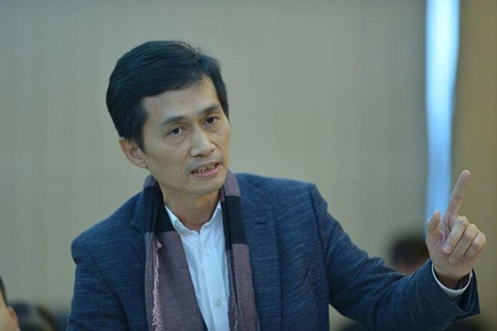 CEO APEC Nguyễn Đỗ Lăng: Ngày 28/6, Công an TP Hà Nội ra quyết định khởi tố bị can, lệnh tạm giam đối với 5 bị can về tội thao túng thị trường chứng gồm: ông Nguyễn Đỗ Lăng, Tổng Giám đốc CTCP chứng khoán Châu Á Thái Bình Dương (APS); Huỳnh Thị Mai Dung (vợ ông Lăng); Phạm Duy Hưng, Chủ tịch HĐQT; Nguyễn Thị Thanh, kế toán trưởng; Phạm Thị Đức Việt, phó phòng dịch vụ khách hàng.