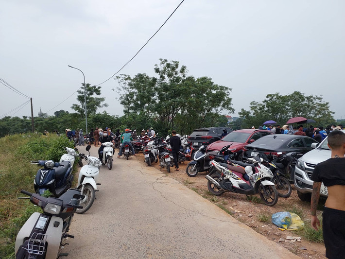 Trong ngày 17/8, hay tin lực lượng cứu hộ 116 Thái Bình sẽ được bổ sung về nhân lực và trang thiết bị, bao gồm 2 ca nô và camera chụp ảnh dưới nước, nhiều người hy vọng tìm thấy thiếu nữ xấu số.