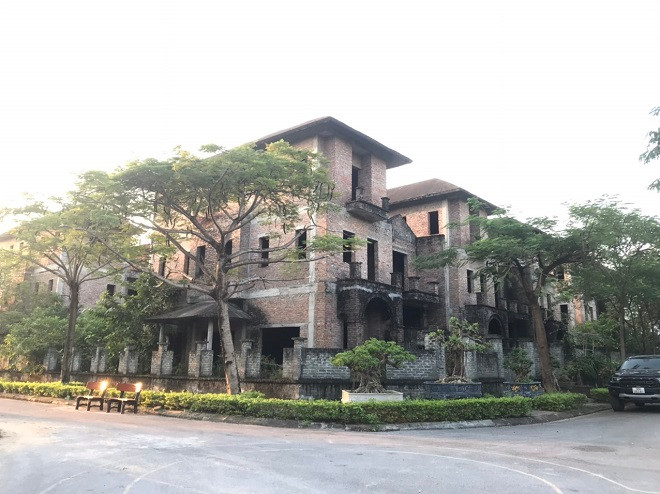 Khung cảnh đìu hiu, quạnh quẽ tại Khu biệt thự Hoa Phượng.