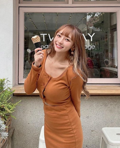 Mỹ nhân nóng bỏng Lâm Tương, thành viên đội cổ vũ Rakuten Girls ở Đài Loan, có ngoại hình nhỏ nhắn nhưng dáng vóc vô cùng nóng bỏng. Tuy chỉ mới tham gia đội cổ vũ vào đầu năm nay nhưng cô đã nhanh chóng nổi tiếng và chiếm được cảm tình của mọi người.