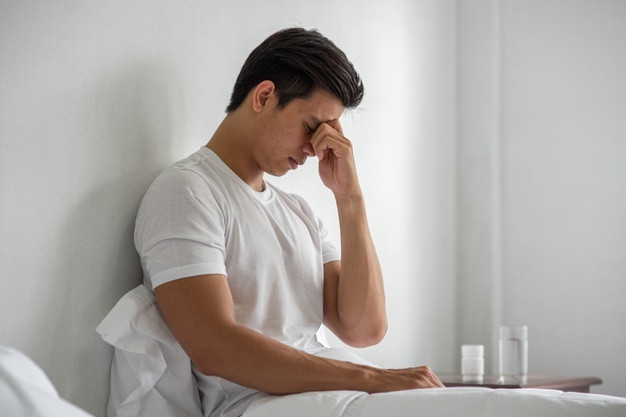Theo bác sĩ Cố, gần đây anh nhận được lời cầu cứu từ một nam bệnh nhân thông qua mạng xã hội. Người này hỏi bác sĩ Cố: "Gần đây tôi xuất tinh có thấy máu, vậy có phải tôi có vấn đề gì về chức năng sinh dục không?"