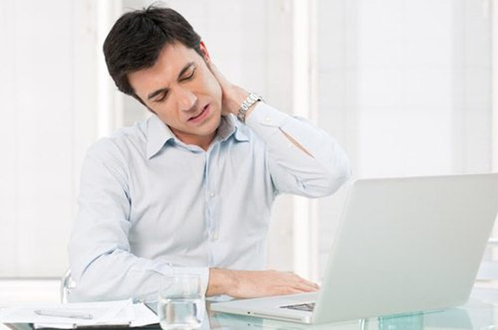 Anh Lý, 35 tuổi, có gia đình hạnh phúc, sự nghiệp phát đạt nhưng lại hay bị đau mỏi vai gáy. Đối với tuổi này thì ai cũng bận rộn với công việc, đau mỏi vai gáy, thắt lưng cũng là chuyện thường.
