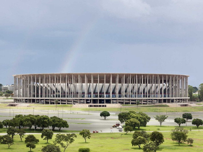 Hạng mục thể thao: Sân vận động quốc gia Brasilia của Brazil.