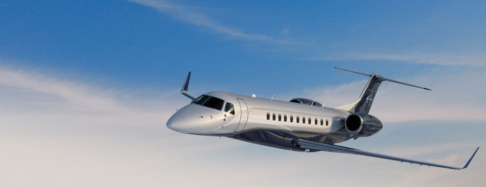 Máy bay phản lực mới của bầu Đức Embraer Legacy là một loại máy bay phản lực thương gia bắt nguồn từ dòng máy bay phản lực thương mại Embraer ERJ 145.