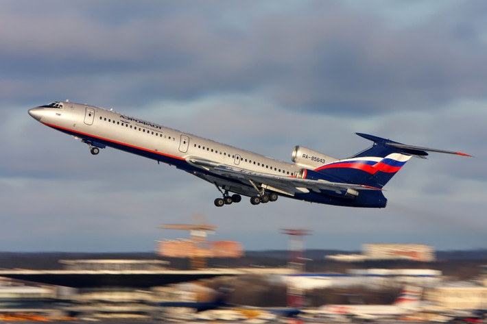 10. Tupolev 154 cũng có 7 vụ tai nạn gây chết người. Kể từ khi ra đời vào đầu những năm 1970, máy bay Tupolev 154 được xem là “con ngựa thồ” của ngành công nghiệp hàng không Nga. Trong thập kỷ vừa qua, máy bay Tu-154 có tổng cộng 7 vụ tai nạn chết người. Trong đó, trường hợp thảm khốc nhất là 2 vụ xảy ra vào năm 2006 và 2009 với con số hành khách và phi hành đoàn thiệt mạng lần lượt là 170 và 168. Hiện nay, khoảng 12 chiếc máy bay Tu-154 vẫn được sử dụng.