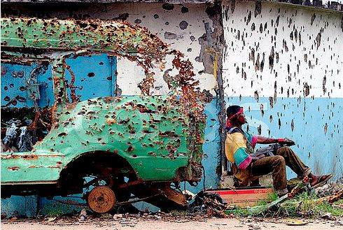 3. Liberia, GDP bình quân đầu người: 487 USD. Liberia, cũng giống như Zimbabwe, đã bị kìm hãm phát triển kinh tế do nội chiến và tham nhũng. Sự đói nghèo thảm hại tới mức 80% dân số ở đây sống dưới mức chi tiêu 1 USD mỗi ngày.