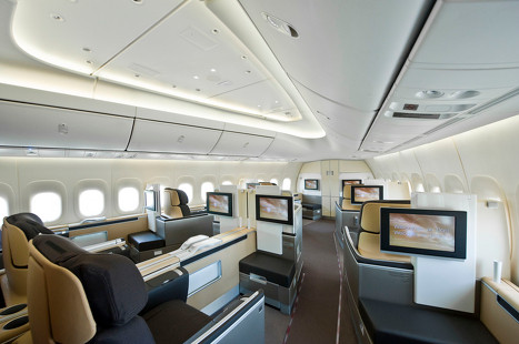 Kế thừa của 747 – 400, chiếc 747 – 8 đã được Boeing giữ lại diện mạo cũ với sự thay đổi hơn 70% kết cấu máy bay.