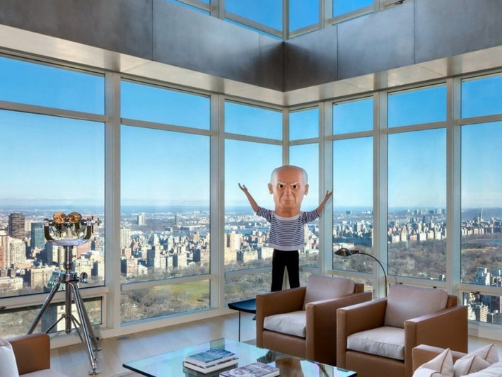Bộ sưu tập nghệ thuật của ông trùm đầu cơ Steve Cohen có giá không dưới 1 tỷ USD. Ông có một bức tượng Pablo Picasso đặt trong phòng khách, bức tượng này cũng có giá hàng chục nghìn USD.