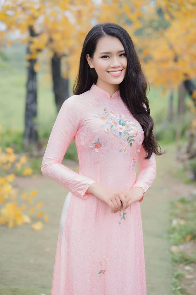 Trước đây, nữ sinh Học viện Ngoại giao này cũng từng tham gia làm lễ tân phục vụ cho nhiều hội nghị của Bộ Ngoại giao.