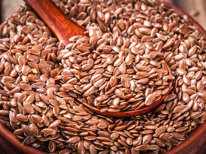 Hạt lanh nhỏ, màu nâu, hoặc vàng, là những nguồn giàu nhất của axit béo omega-3 thực vật và nhiều khoáng chất tốt. Ăn hạt lanh mỗi ngày có vô số lợi ích sức khỏe và bạn sẽ ngạc nhiên khi biết về những điều này.
