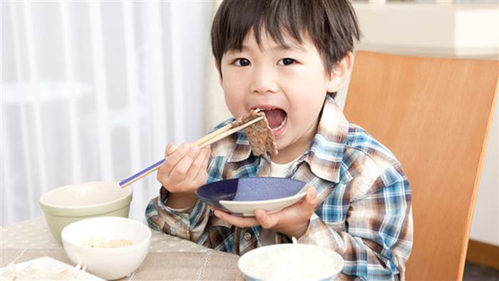 Để bé phát triển khỏe mạnh, bạn có thể học một số phương pháp trên đây của người Nhật và áp dụng cho con em mình.