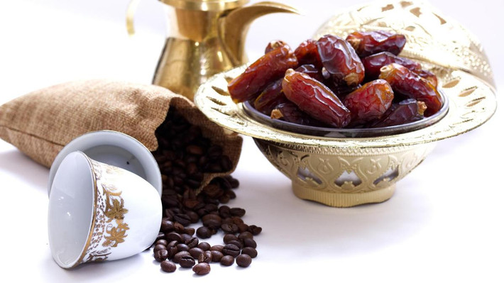 Ở Dubai nói riêng và UAE nói chung, cây chà là một phần của nguồn thực phẩm sinh tồn, hơn nữa thân và lá của nó được dùng để làm nơi trú ẩn.