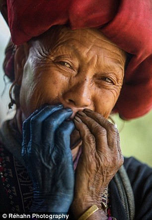 Ông Réhahn chia sẻ, mỗi tháng ông đi khám phá cuộc sống, văn hóa của các dân tộc thiểu số bằng xe máy.