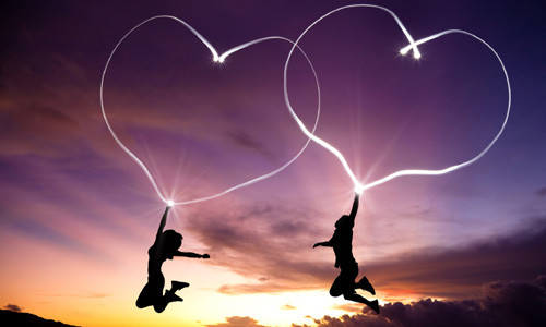 Valentine Trắng và Valentine Đỏ khá phổ biến với tầng lớp thanh niên trên 20 tuổi. Theo khảo sát, 75% tổ chức ngày Valentine Đỏ và 45% người chuẩn bị công phu cho ngày Valentine Trắng.