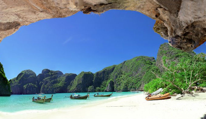 Quần đảo Phi Phi xếp ở vị trí thứ 2, được đánh giá là một trong những viên ngọc quý của Thái Lan.