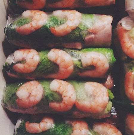 Gỏi cuốn vừa là món ăn vặt vừa là bữa trưa hoàn hảo cho thực khách. Món ăn này giống như salad cuốn, rất tốt cho sức khỏe.