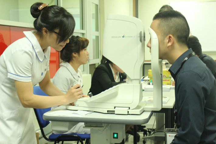 Về sức khỏe: Những người sinh ngày 4/3 có thể gặp một số vấn đề liên quan đến thực phẩm do có thói quen sử dụng khá nhiều đồ ăn nhanh. Thêm vào đó, bạn có thể bị mắc một số bệnh nhỏ liên quan đến đôi mắt. Do đó, bạn phải hết sức cẩn thận và kiểm tra mắt thường xuyên.