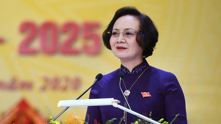 Thứ trưởng Phạm Thị Thanh Trà cũng cam kết, nếu trúng cử sẽ thường xuyên giữ mối liên hệ, gắn bó chặt chẽ với cử tri trong cả nước, nhất là đối với cử tri nơi ứng cử, nơi công tác, nơi cư trú và chịu sự giám sát của nhân dân; phản ánh trung thực, kịp thời, đầy đủ ý chí, nguyện vọng chính đáng của cử tri và của Nhân dân đến Quốc hội.
