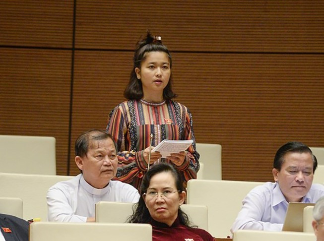 Bà ĐBQH Ksor H’Bơ Khăp (Ksor Phước Hà) xác nhận bà không tham gia ứng cử ĐBQH khoá XV. “Việc này ở địa phương không cơ cấu, ngành mình cũng không cơ cấu ĐBQH. Mình cũng muốn chuyên tâm phục vụ trong ngành công an” - bà Ksor H’Bơ Khăp chia sẻ.