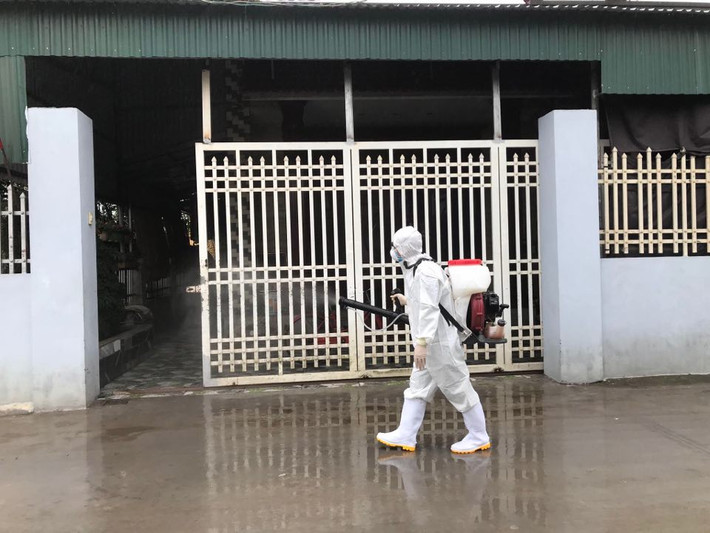 Ban Chỉ đạo phòng chống Covid-19 tỉnh Hải Dương yêu cầu Chủ tịch UBND huyện Thanh Miện tăng cường công tác tuyên truyền để nhân dân kịp thời nắm bắt tình hình dịch bệnh và các biện pháp phòng chống dịch của chính quyền địa phương. Tất cả học sinh nghỉ học, dừng họp chợ, rời lịch tổ chức đám cưới, không tập trung đông người trên địa bàn xã Thanh Giang, động viên người dân ở nhà, hạn chế di chuyển…
