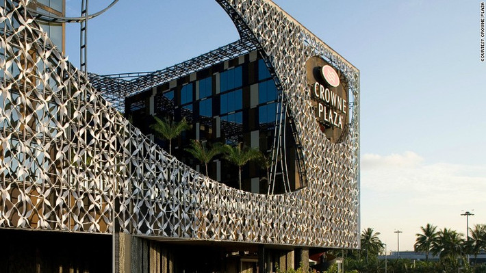 Khách sạn sân bay Crowne Plaza Changi: Khách sạn Crowne Plaza gồm 563 phòng sang trọng nằm trong nhà ga Terminal 3 tại sân bay Changi của Singapore.