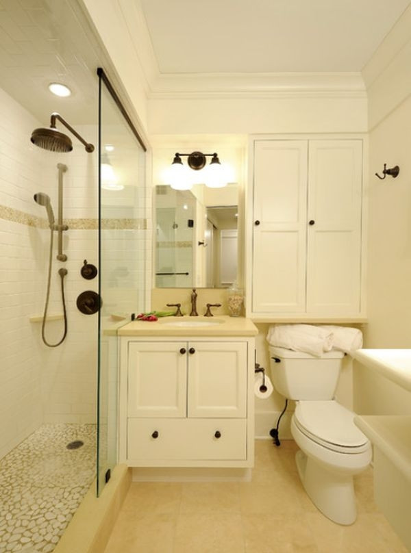 Chọn màu sắc tường phù hợp: Bạn nên sử dụng những gam màu sơn sáng cho phòng tắm nhỏ. Màu sơn sáng có khả năng đánh lừa thị giác tạo cho nhà tắm vẻ rộng rãi hơn nhiều.