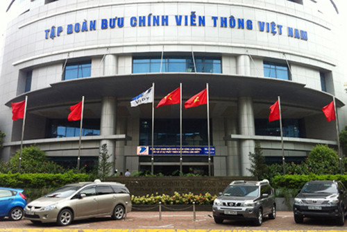 Tương tự tại Tập đoàn Bưu Chính Viễn Thông Việt Nam (VNPT), ông Trần Mạnh Hùng, Chủ tịch VNPT có mức thu nhập bình quân 600 triệu đồng/năm. Tổng giám đốc Phạm Đức Long có thu nhập bình 575 triệu đồng. Ảnh: Vnpt-hanoi.