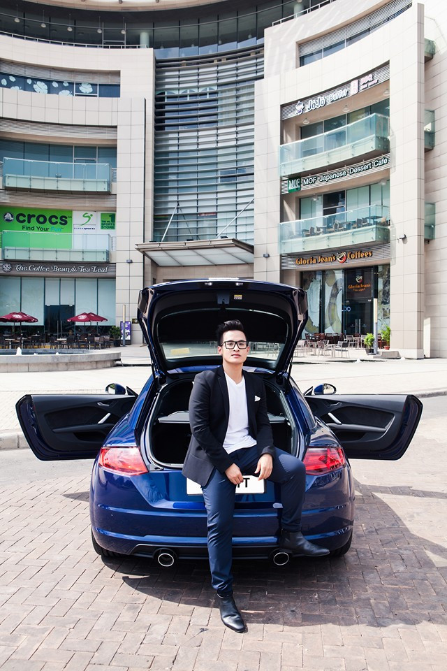 Hà Anh Tuấn đi lại chủ yếu bằng xe sang Audi. Ảnh: FBNV.