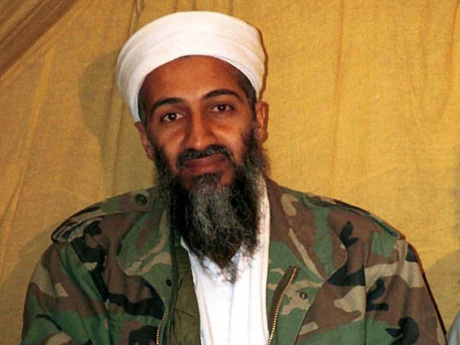 Theo các thông tin được giải mật, vào cuối năm 2004, trùm khủng bố Osama bin-Laden mua một lô đất rộng gần 4.100 m2 ở làng Bilal Town, thành phố Abbottabad, Pakistan để xây dựng một "pháo đài" để trốn tránh sự truy bắt của CIA và lực lượng chức năng các nước.