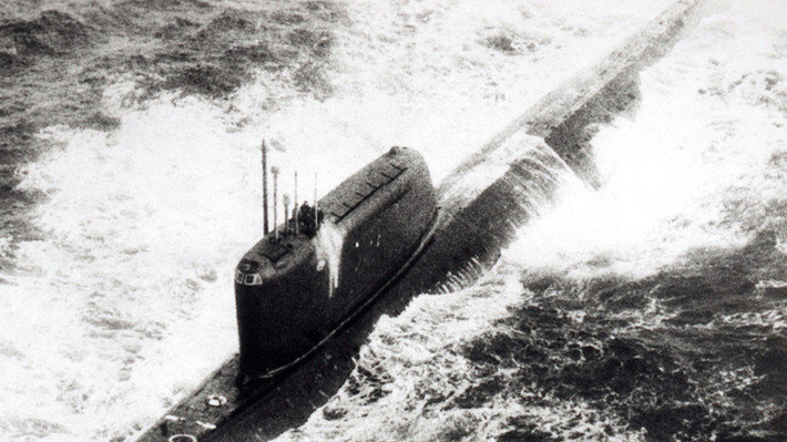 Theo đó, vào ngày 8/3/1968, giới chức Liên Xô triển khai chiến dịch tìm kiếm tàu ngầm K-129 trên quy mô lớn. 36 con tàu và hàng chục máy bay được Liên Xô huy động để tìm kiến tàu ngầm mất tích.