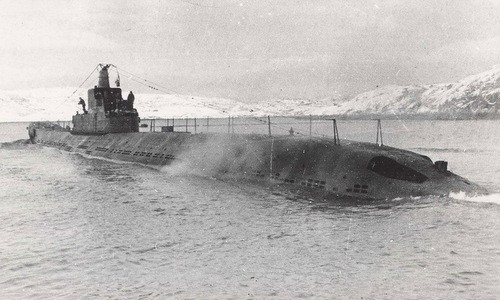 Liên Xô đặt tên cho kế hoạch này là Dự án P-2 và triển khai vào năm 1949. Theo thiết kế, các kỹ sư thiết kế siêu tàu ngầm mới có chiều dài 112m, rộng 12,5m và có lượng giãn nước gần 5.360 tấn.