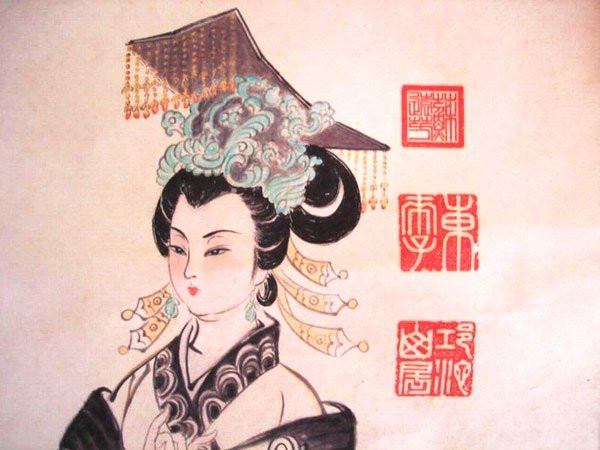 Cuối cùng, đến năm 690, Võ Tắc Thiên tự xưng là Hoàng đế thánh thần và đổi quốc hiệu thành Chu. Nhằm củng cố quyền lực và địa vị, bà hoàng này không từ thủ đoạn khi giết hại nhiều đại thần có thái độ chống đối.