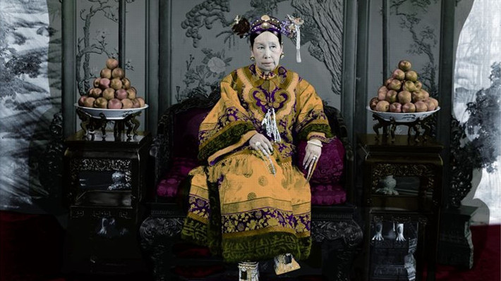 Trong số hàng ngàn báu vật, Từ Hi Thái hậu luôn mang theo một thứ bên người từ khi còn sống. Trước khi qua đời, bà cũng dặn dò con cháu đặt thứ này cạnh mình khi chôn cất.