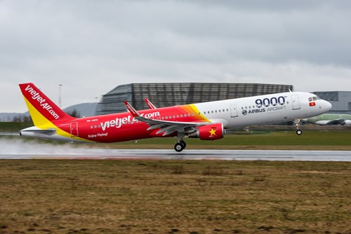 Chiếc máy bay A321 CEO Sharklet, thuộc thế hệ mới nhất của dòng tàu bay thân hẹp của Airbus, được thiết kế 220 chỗ ngồi, giúp tiết kiệm nhiên liệu, giảm khí thải và tiếng ồn tới mức thấp nhất.