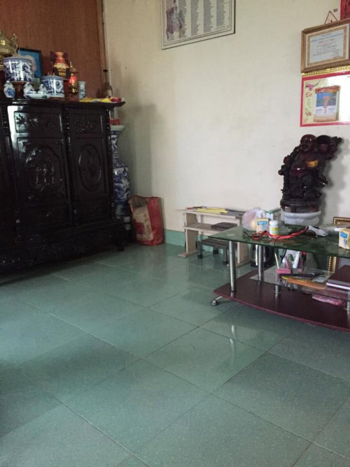 Chị Lan - vợ Hán Văn Tình cho hay: "Tôi thích rộng rãi, nên mua đất ở đây. Chứ mua đất trên phố đắt quá, lại chật chội."