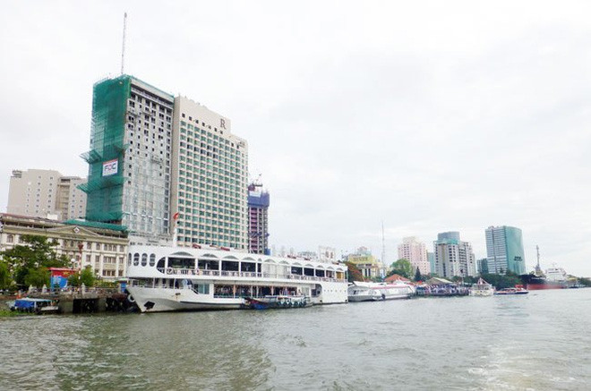 Trước đó tập đoàn này cũng xin chủ trương đầu tư vào khu đất Bến Bạch Đằng (quận 1). Được biết, công ty CP Tập đoàn Đầu tư Vạn Thịnh Phát đã đề xuất UBND TP HCM xem xét việc giao cho tập đoàn này được nghiên cứu lập báo cáo đề xuất đầu tư dự án Khu công viên Cảng Du lịch Bạch Đằng, từ nguồn vốn tự có của doanh nghiệp.