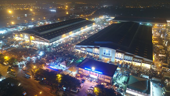 Chợ Bình Điền: Là một trong những chợ đầu mối lớn nhất TPHCM nằm tại khu phố 6, Quận 8. Chợ cũng là một trong những điểm lây lan dịch bệnh COVID-19. Các ca mắc virus SAR-CoV-2 đầu tiên (từ ngày 19/6) tại chợ bắt nguồn từ những công nhân làm nghề bốc vác, sau đó lây lan cho những người tiếp xúc gần.