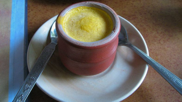 Kulfi - một loại kem đặc biệt của Ấn Độ được CNN giới thiệu với độc giả là món ăn ngon nổi tiếng mùa hè. Món kem truyền thống Ấn Độ này có đậm vị kem sữa hơn, đặc biệt là thơm dịu khác biệt với hương hoa hồng và xoài.