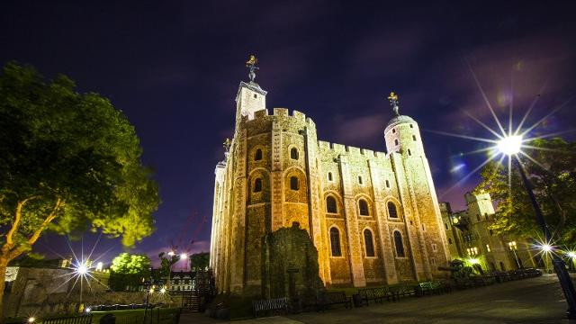 Pháo đài tháp London từng là nơi tra tấn hãi hùng đối với tù nhân. Nhiều phạm nhân chết trong đau đớn khi trải qua các phương pháp tra tấn rùng rợn.