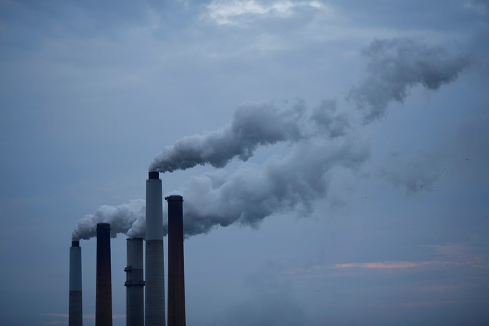 Sáu là, hiểu rõ "dấu chân carbon" của bạn. Mỗi người chúng ta đều có một "dấu chân carbon" - con số hiển thị từ những số liệu phản ánh những tác động của bạn đến môi trường.