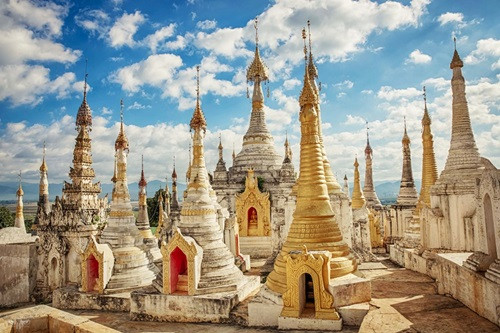 Cụm chùa Shwe Indein ở làng Indein, phía tây hồ Inle. Ảnh: Luke Taylor/Bloomberg.