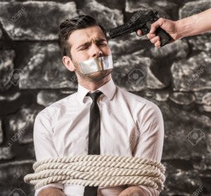 Hiện tượng đặc biệt này được gọi là "Hội chứng Stockholm" (Stockholm Syndrome).