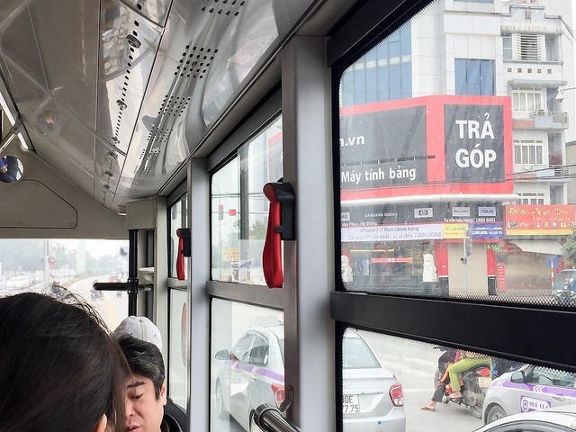 Những trang bị an toàn khác như búa thoát hiểm