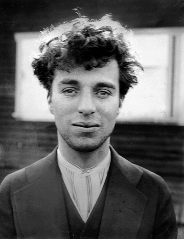 "Vua hề Sác lô" Charlie Chaplin năm 27 tuổi. Ảnh chụp năm 1916.