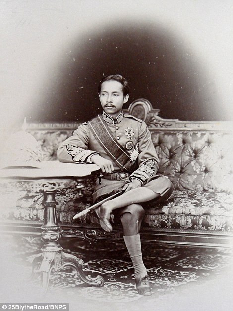 Ảnh chụp Nhà vua Chulalongkorn hay còn gọi Vua Rama V - vị vua người Xiêm đầu tiên của xứ sở Chùa Vàng Thái Lan từng đặt chân đến châu Âu.